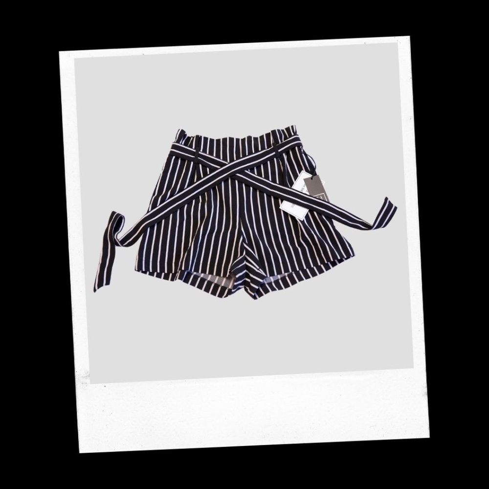 Fashion Q Flow Shorts